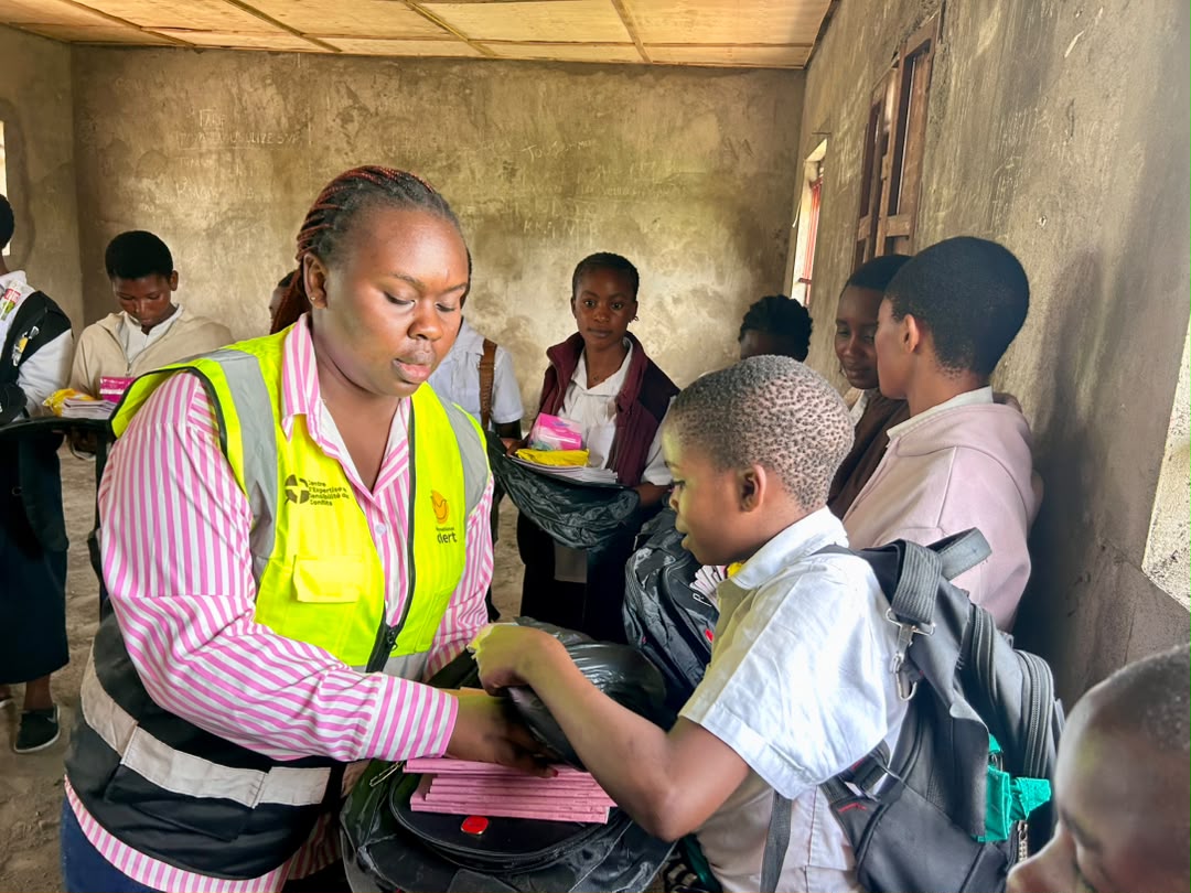 ÉDUCATION : 30 FILLES ORPHELINES BÉNÉFICIENT DE KITS SCOLAIRES À KIMOKA